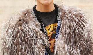 苹果香黑大婶唱完整版 苹果香黑大婶唱完整版